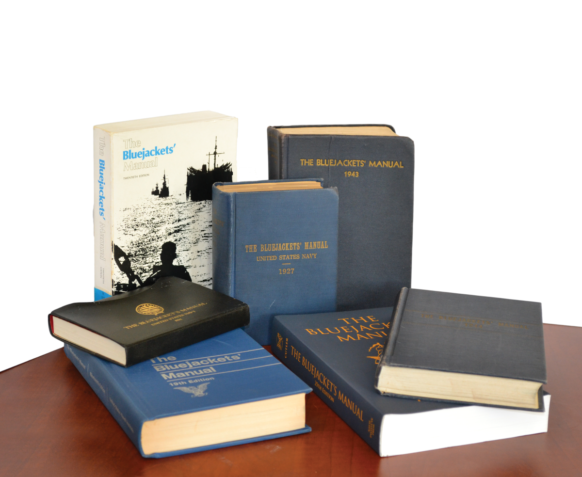 洋書 The Bluejackets' Manual 17th edition The Bluejackets' Manual, 1950 (Vintage Book, HB) - Father